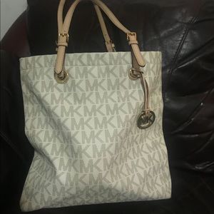 MIchale Kors Tote bag